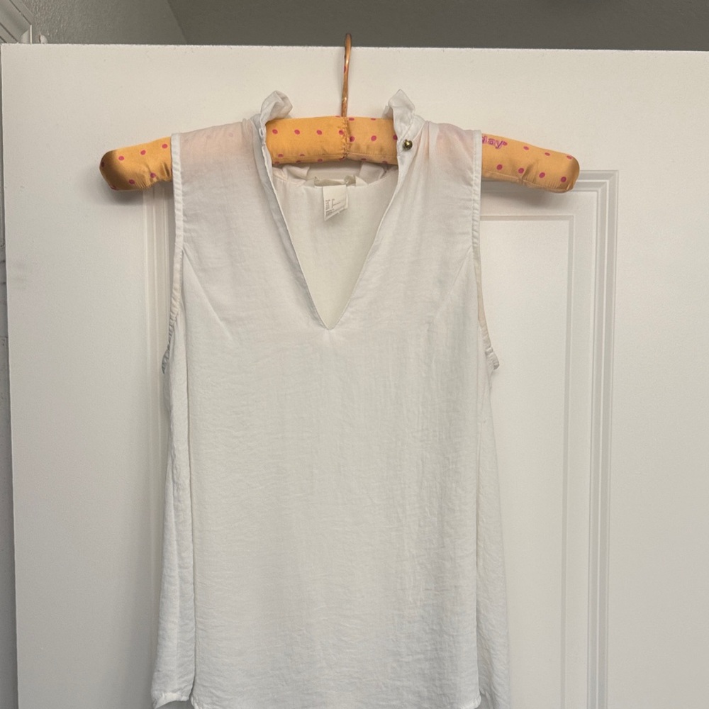 H&M White V-Neck Sleeveless Blouse